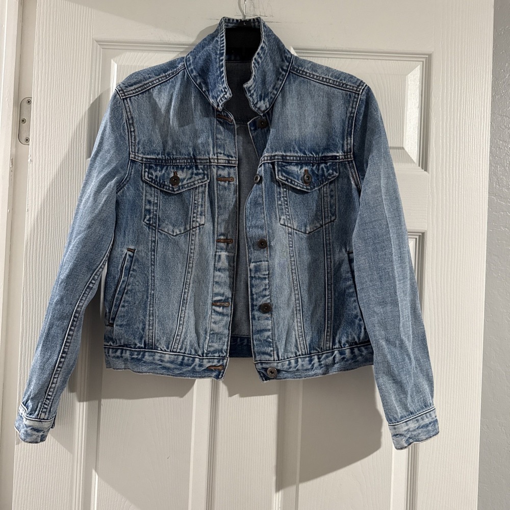 Pull and Bear Women Blue Denim Jacket Basic Button Up Light Wash Size S
